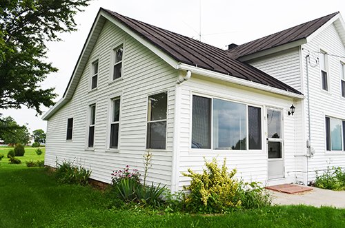Property photo 7 - Real Estate Auction, 3 Bedroom country farm house on 1 acre in Allen County